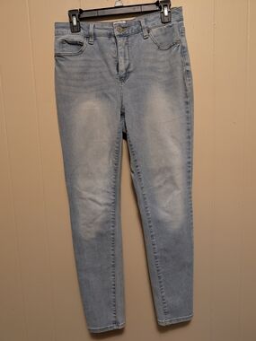 Time and Tru Women’s Light Wash Skinny Jeans Stretch Regular Fit Size 8